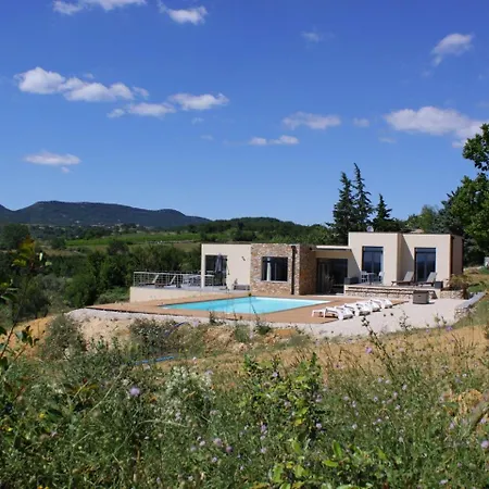 Spacious With Swimming Pool In