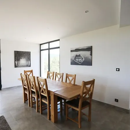 Spacious With Swimming Pool In