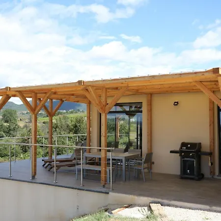 Spacious With Swimming Pool In Vagnas