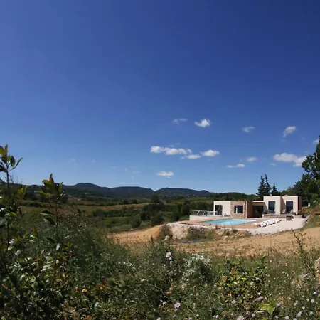 Spacious With Swimming Pool In *